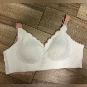 Forlest brand XXL lounge bras (2) one white one nude